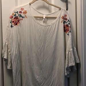 White and floral Top
